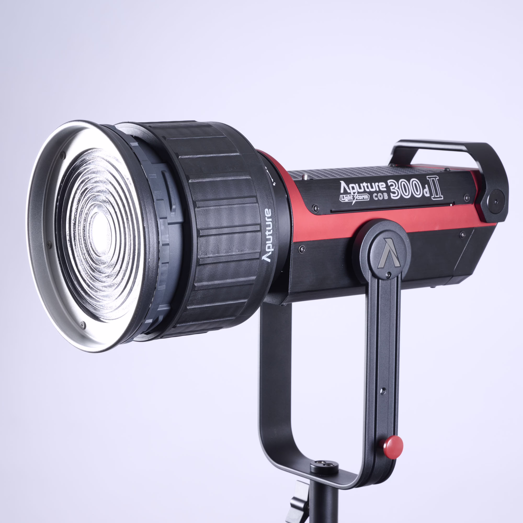 Aputure 300 dii Fresnel