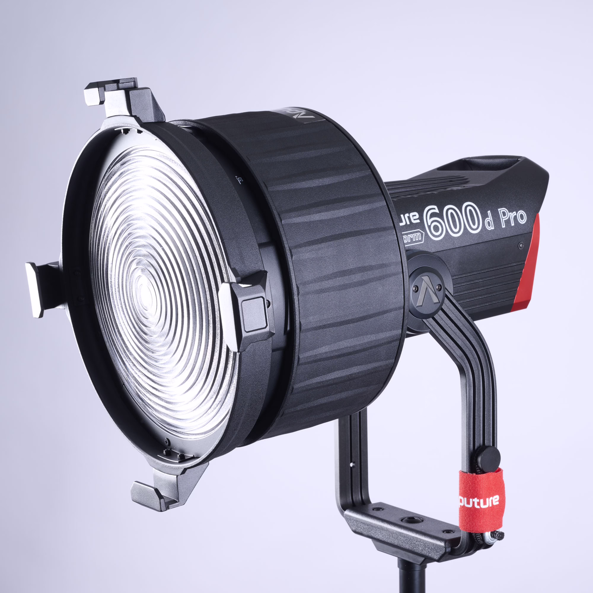 Aputure 600 dii F10 Fresnel